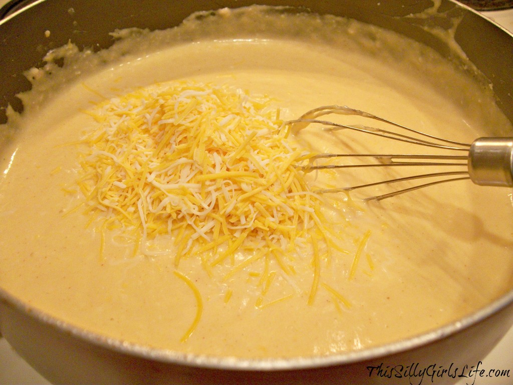 Baked Macaroni and Cheese with Cornbread Crust from ThisSillyGirlsLife.com Baked Macaroni and Cheese with Cornbread Crust from ThisSillyGirlsLife.com