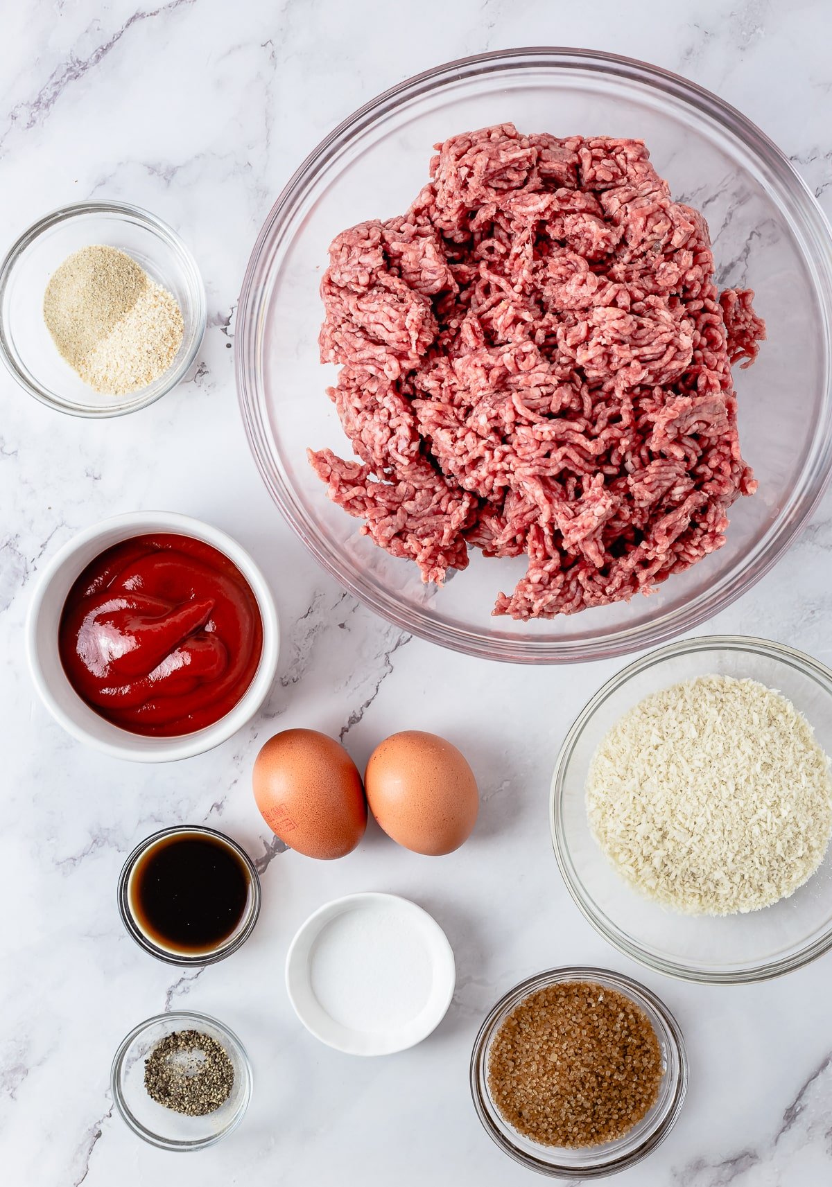 Ingredients needed to make Easy Meatloaf.