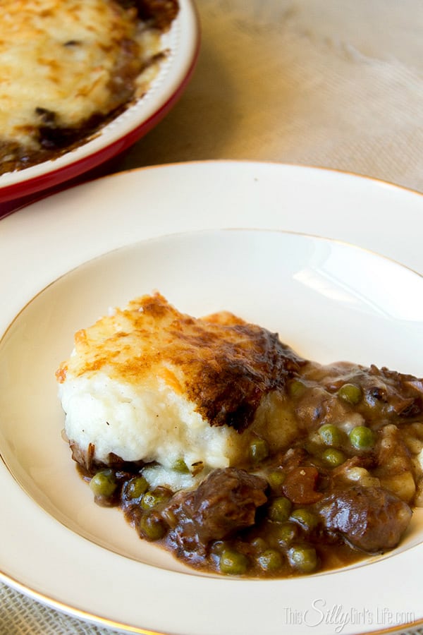 Easy Homemade Shepherd's Pie... So warm and full of flavor, you will have to go back for seconds!