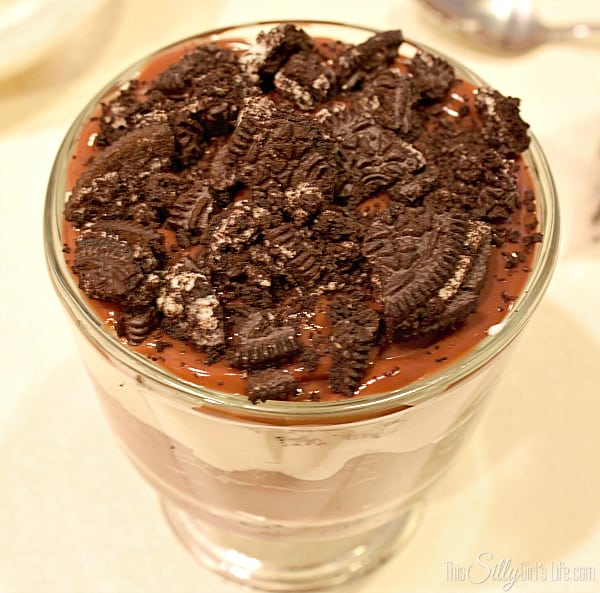 Guilt-Free Cookies and Cream Parfait, Easy, fast, delicious AND around 300 calories.... sign me up!