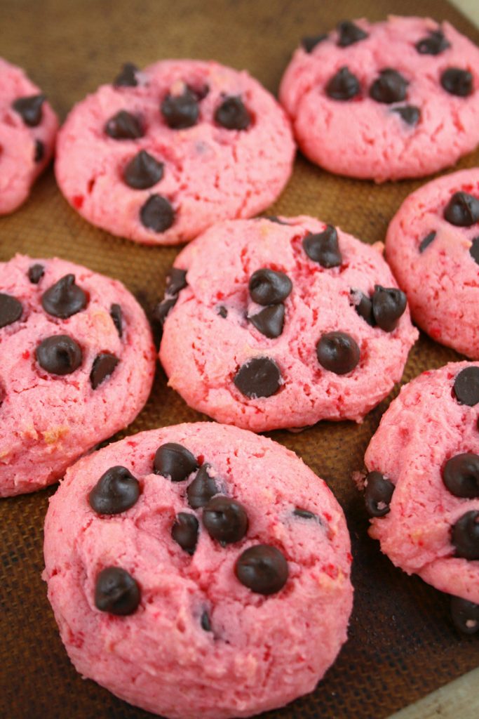 Strawberry Chocolate Chip Cookies, They're so pretty in pink! And they're super easy to make. Just 4 ingredients. Strawberry Chocolate Chip Cookies, They're so pretty in pink! And they're super easy to make. Just 4 ingredients.
