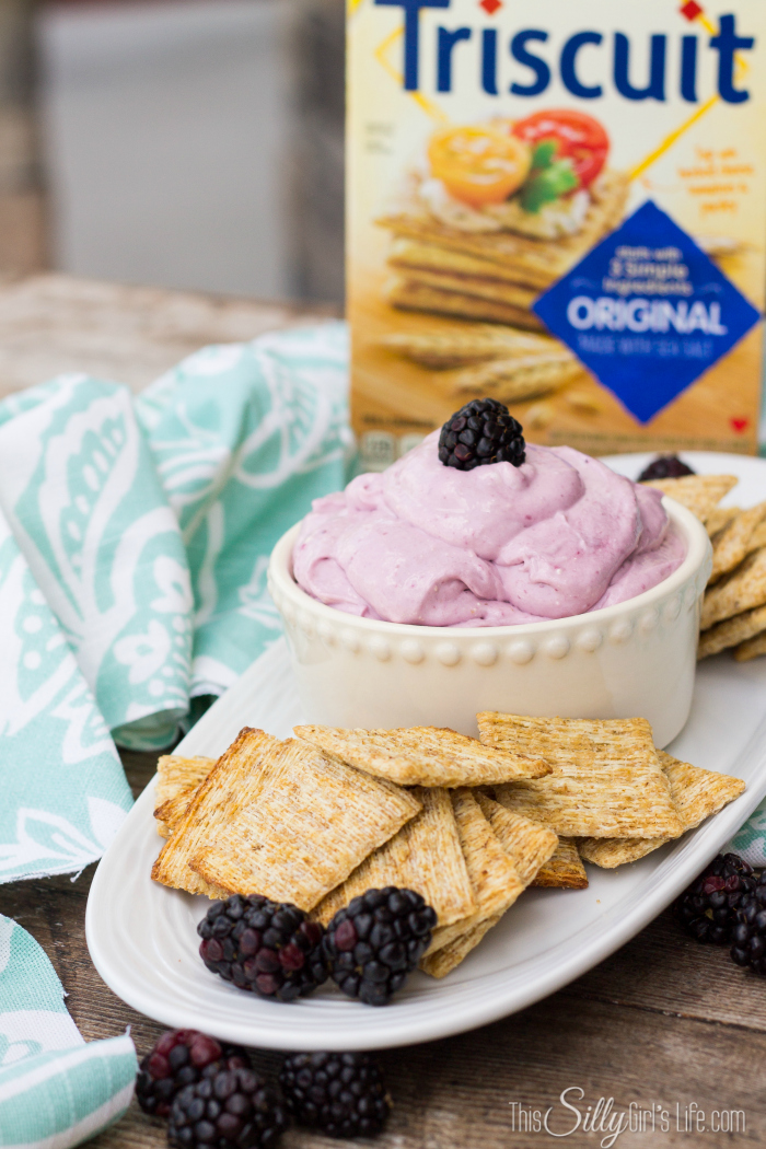 Blackberry Toasted Marshmallow Dip, fresh blackberries are mixed with cream cheese, toasted marshmallow fluff and served with Triscuit crackers, a perfect sweet and salty bite! Plus video! - ThisSillyGirlsLife.com #ad