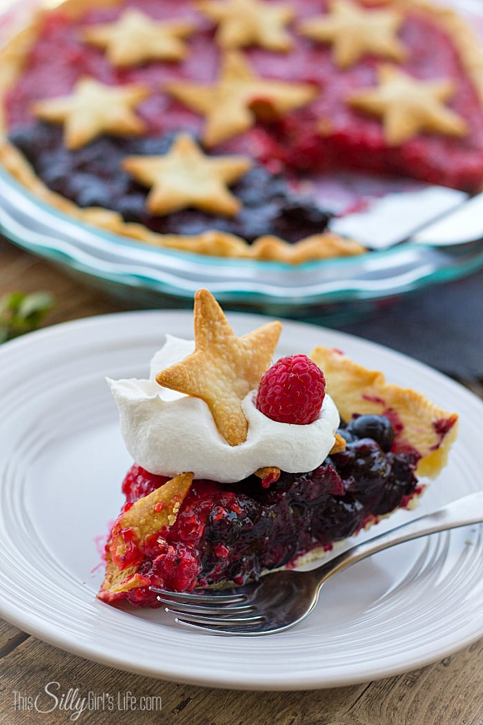 Patriotic Mixed Berry Pie, simple and easy berry pie recipe, decorated for 4th of July! (Or Memorial Day, or summer, or just because.. you get the idea!) - ThisSillyGirlsLife.com #patrioticrecipes #berrypie