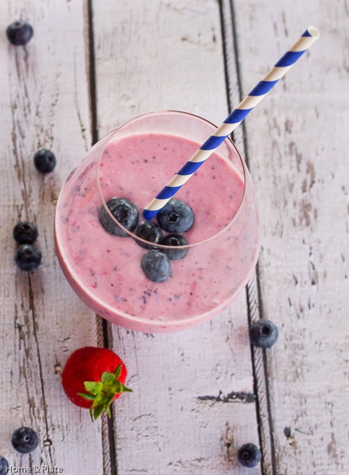 Easy Blueberry Smoothie, blueberries, bananas and yogurt make this an easy, healthy, fast breakfast option!