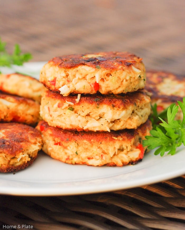 classic-old-bay-crabcakes-roasted-red-peppers-2