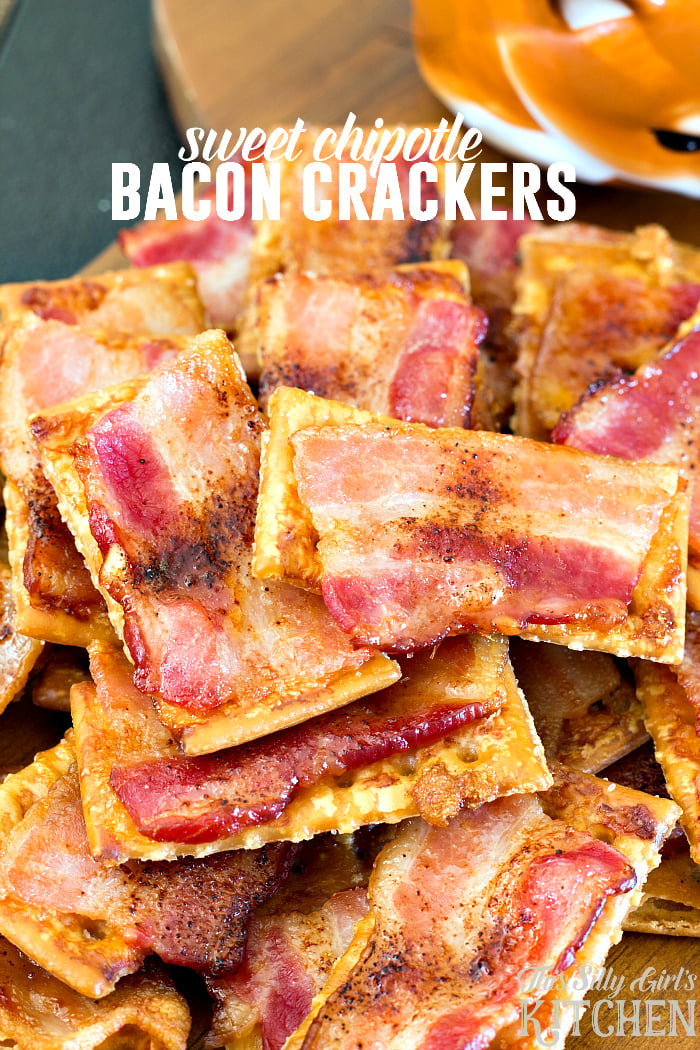 Sweet Chipotle Bacon Crackers, irresistible little nuggets of happiness. Probably not a good idea to make these, you will eat the whole batch! from ThisSillyGirlsLife.com #ad #freshholidaytips