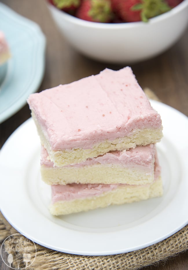 strawberry-frosted-sugar-cookie-bars-4