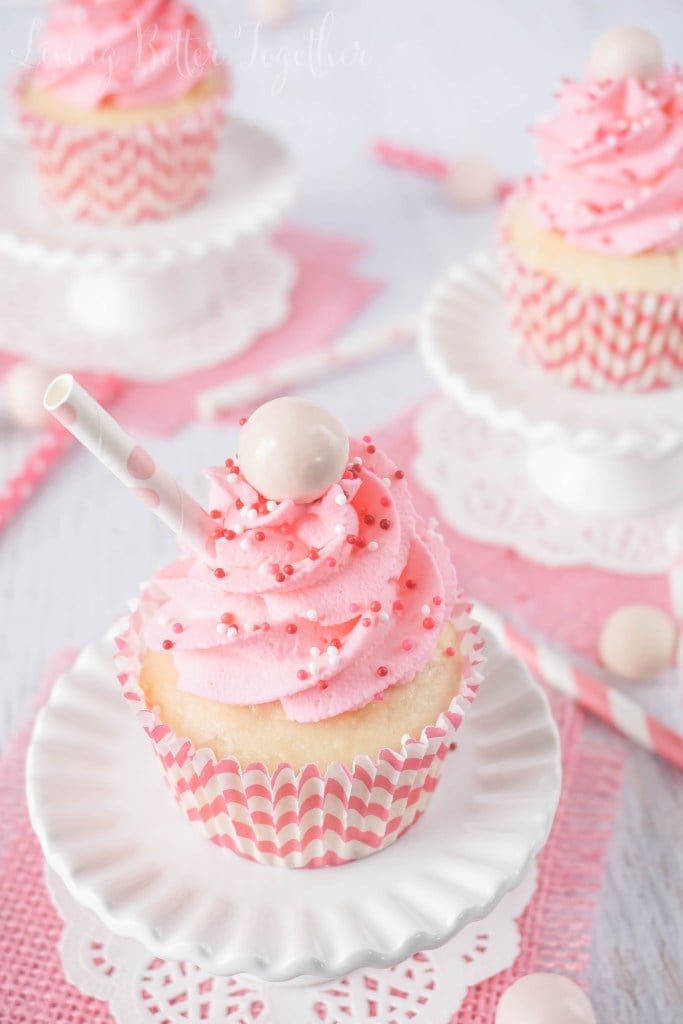 strawberry-milkshake-cupcakes-5