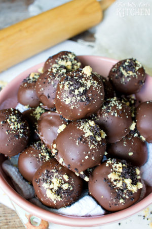 Marble Oreo Truffles - This Silly Girl's Kitchen