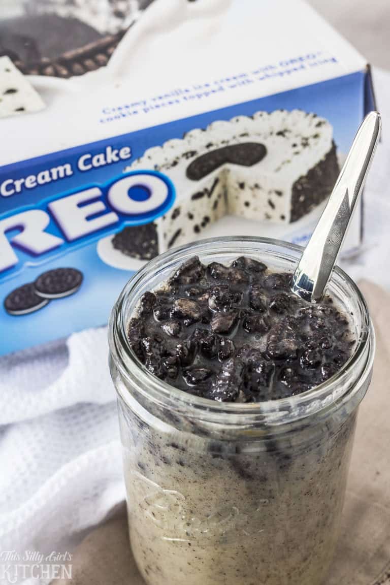 Cookies and Cream Hot Fudge Sauce Recipe
