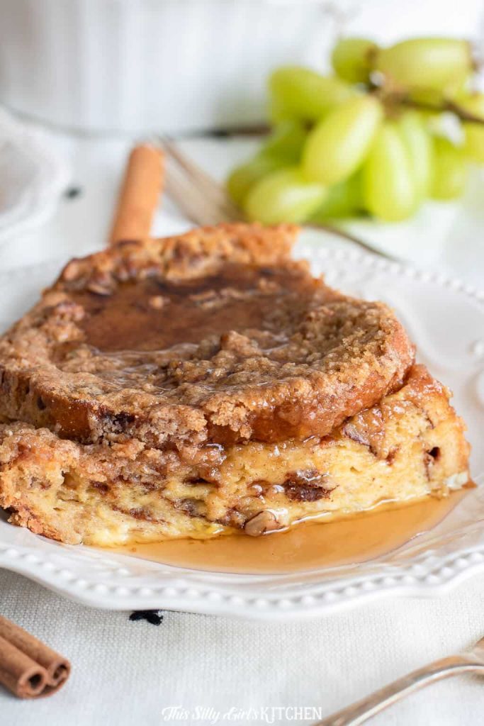 You never know when you will need to make an impressive yet easy breakfast for a crowd, this overnight french toast recipe has you covered! #recipe from thissillygirlskitchen.com #overnightfrenchtoast #frenchtoast #breakfast #frenchtoastcasserole #bakedfrenchtoast