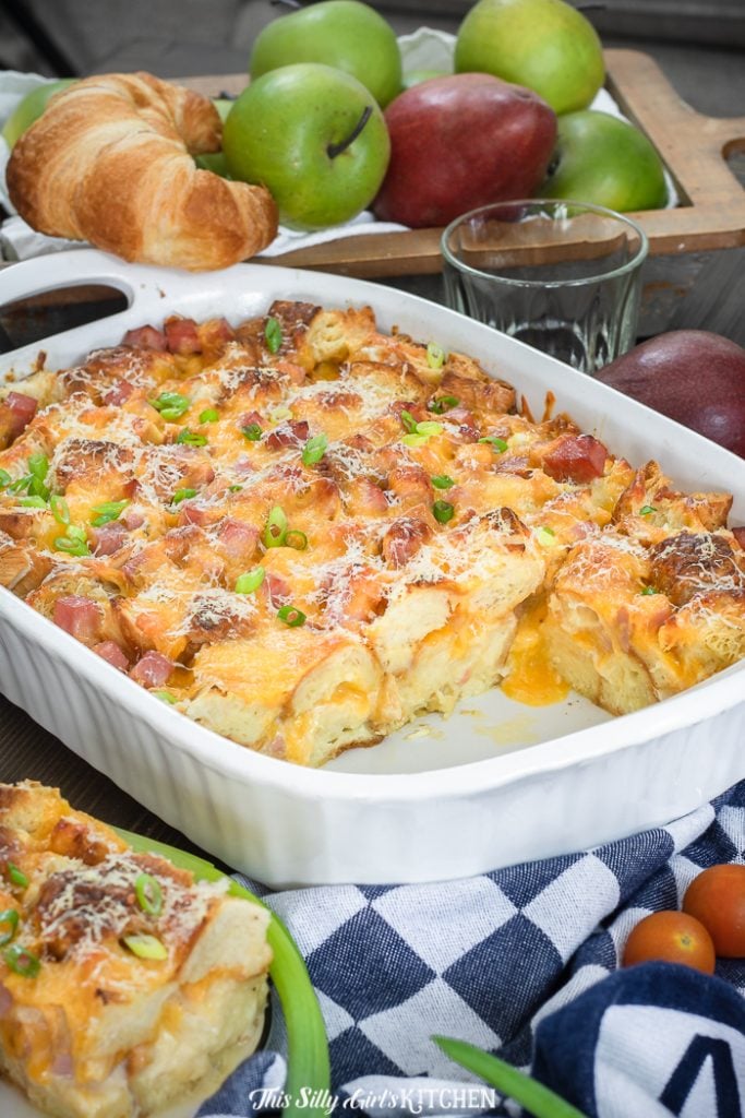 This savory bread pudding can be served as a main or side dish. #recipe from thissillygirlskitchen.com #sillygirlskitchen #breadpudding #savorybreadpudding #hamandcheese #hamandcheesebreadpudding #croissantbreadpudding #holidayrecipes #brunch