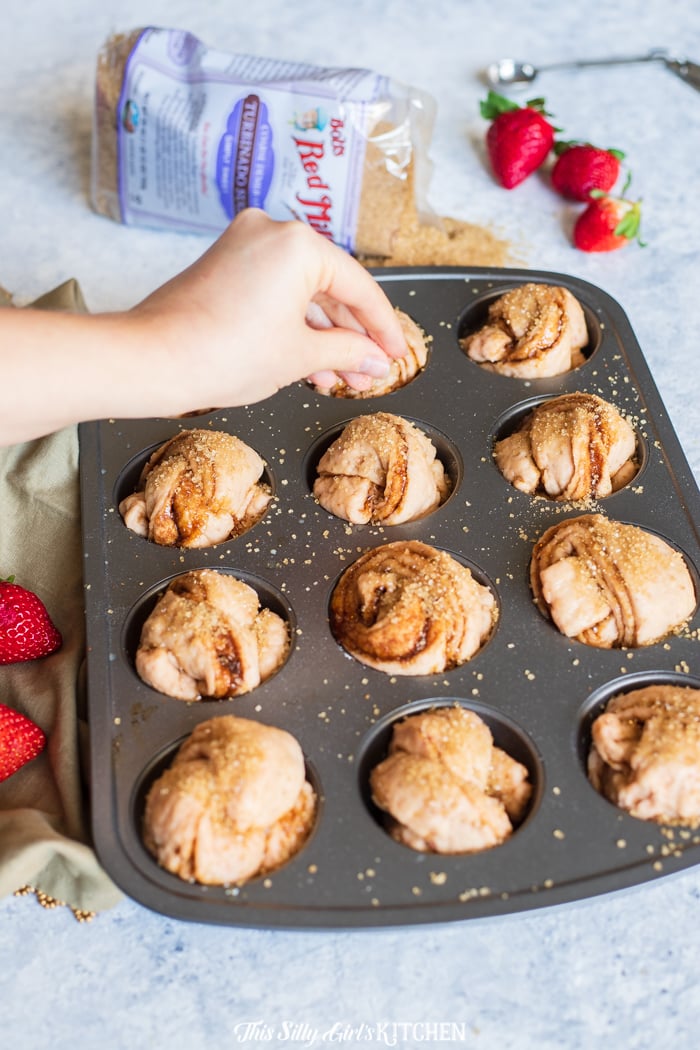 Chocolate Strawberry Cruffins - a hybrid croissant-muffin that is perfect for breakfast to dessert! #recipe from thissillygirlskitchen.com #croissant #muffin #cruffin