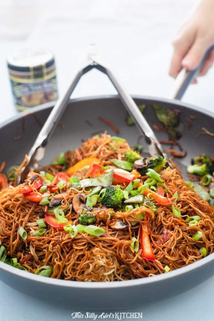 Vegetable Lo Mein is a classic take out dish that can easily be made at home! #recipe from thissillygirlskitchen.com #lomein #takeout #betterthantakeout #vegetablelomein #Chinesefood #Chinesetakeout