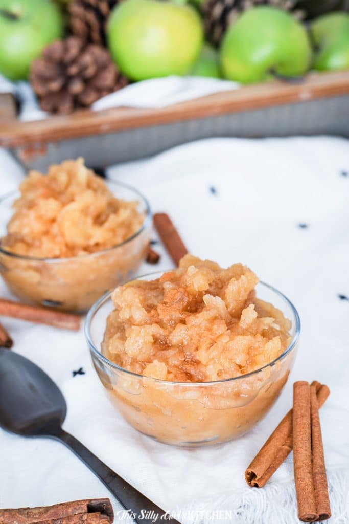 Cinnamon applesauce, this is the EASIEST recipe but yet the most delicious! #recipe from thissillygirlskitchen.com #applesauce #cinnamonapplesauce #homemadeapplesauce