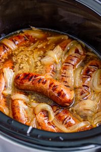 Slow Cooker Beer Brats Recipe with Onions