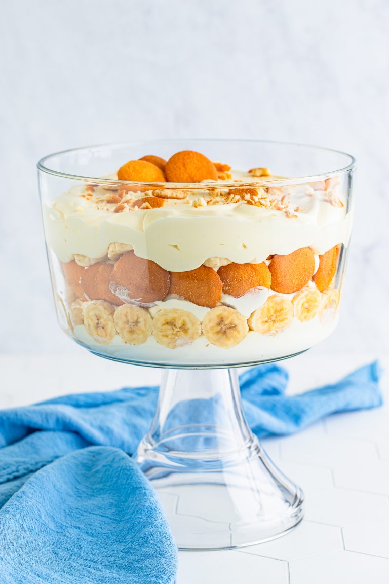 Magnolia Banana Pudding in trifle bowl.