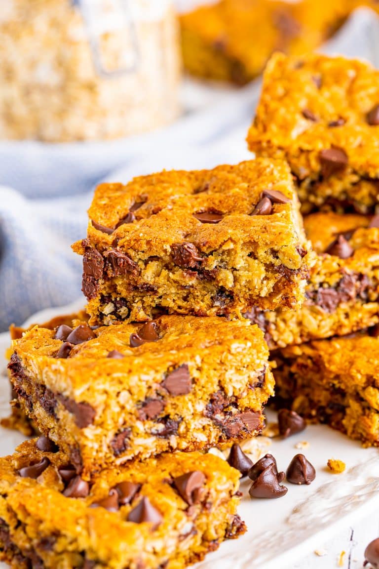 Easy Oatmeal Chocolate Chip Cookie Bars