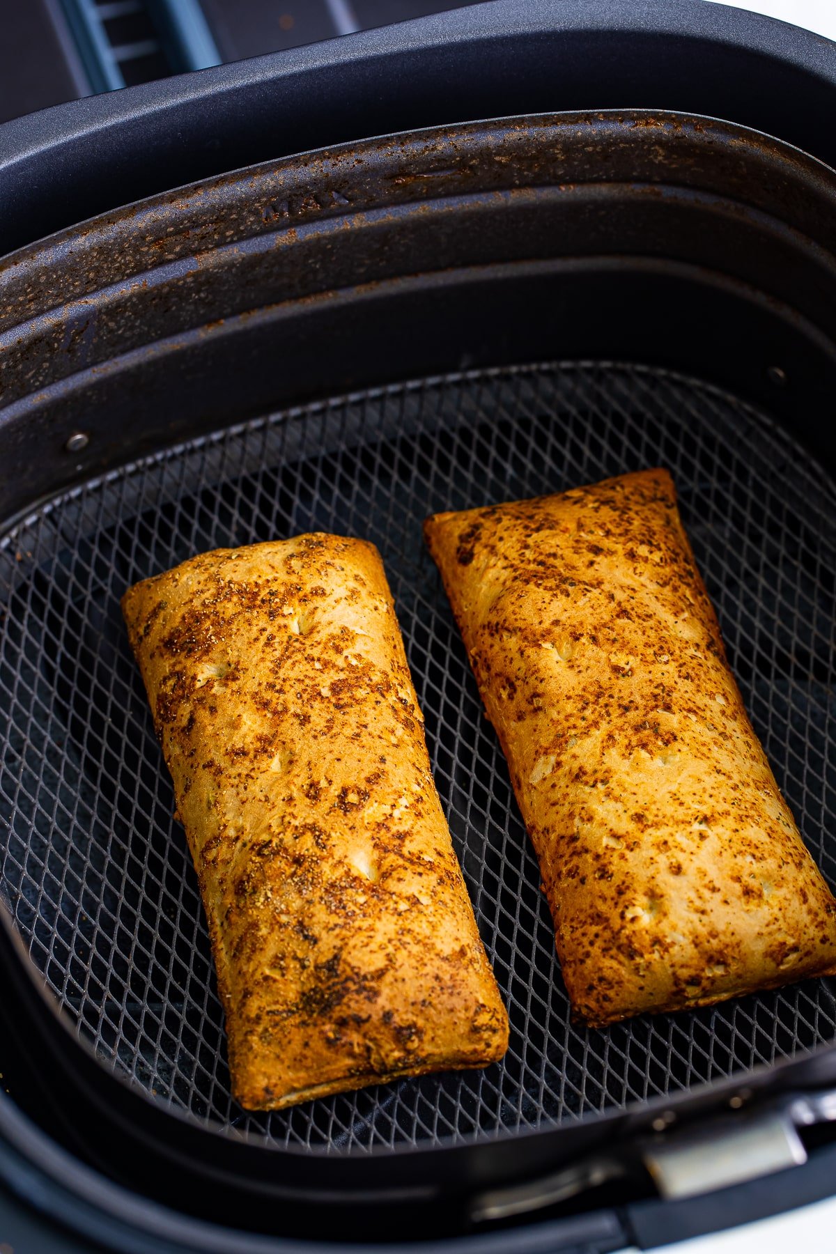 cooked hot pockets in air fryer basket