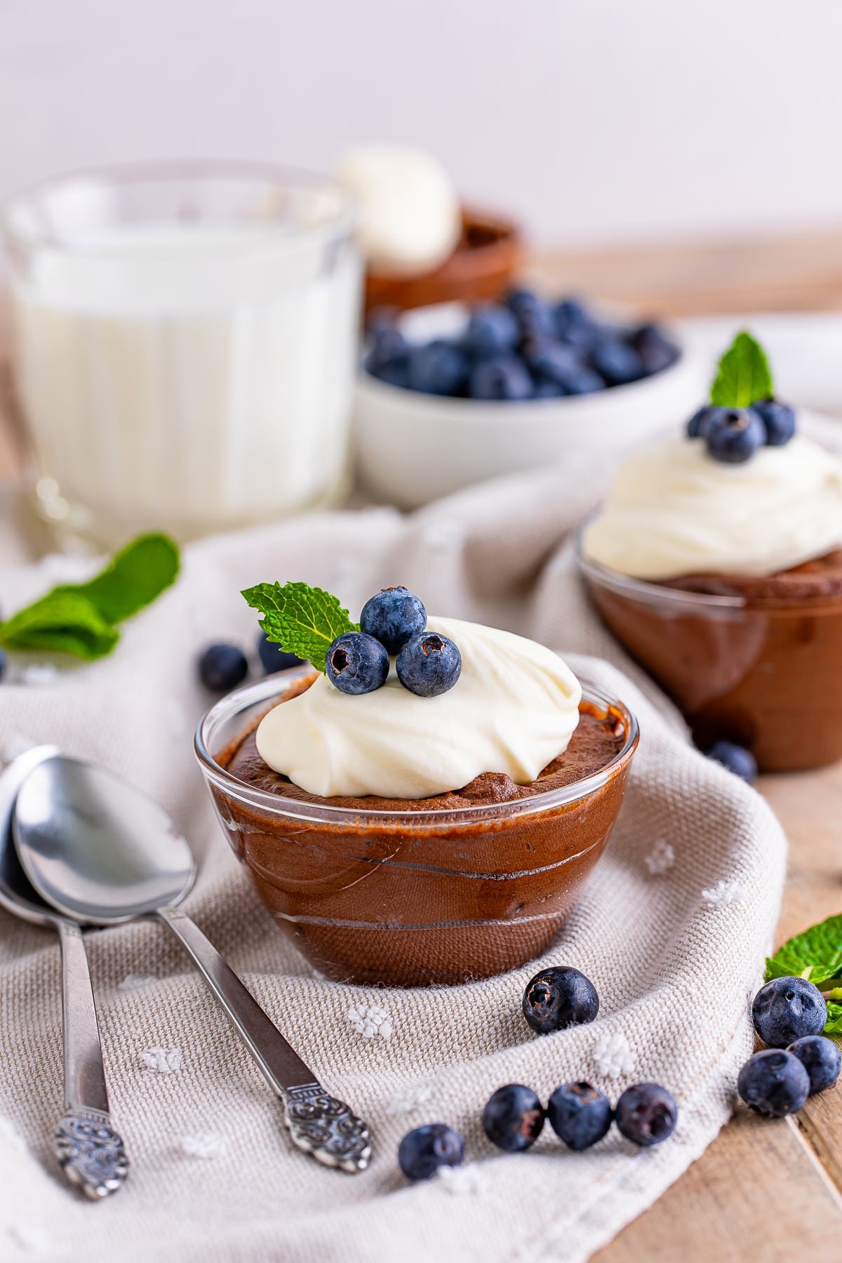 easy chocolate mousse in glass cups