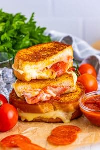 Easy Pizza Sandwich Recipe (Grilled Cheese)