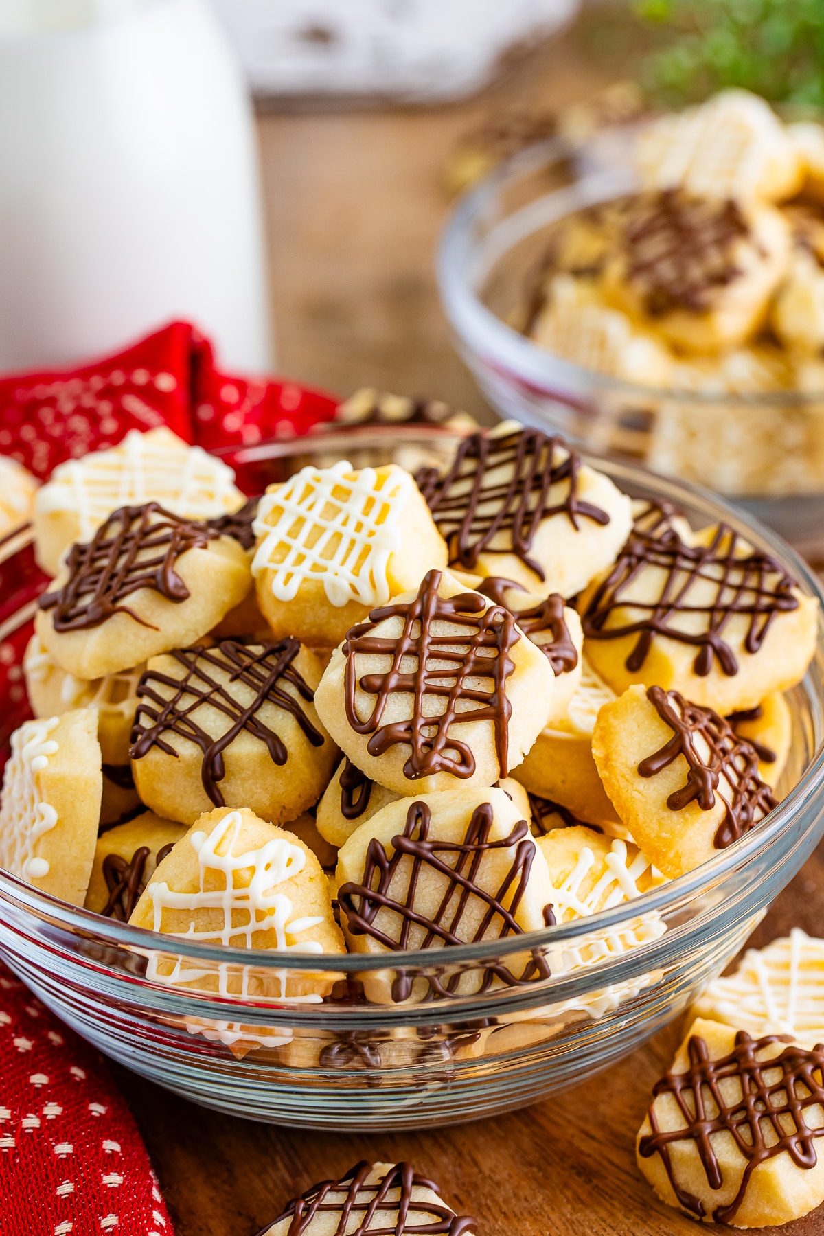 christmas shortbread in a clear bowl