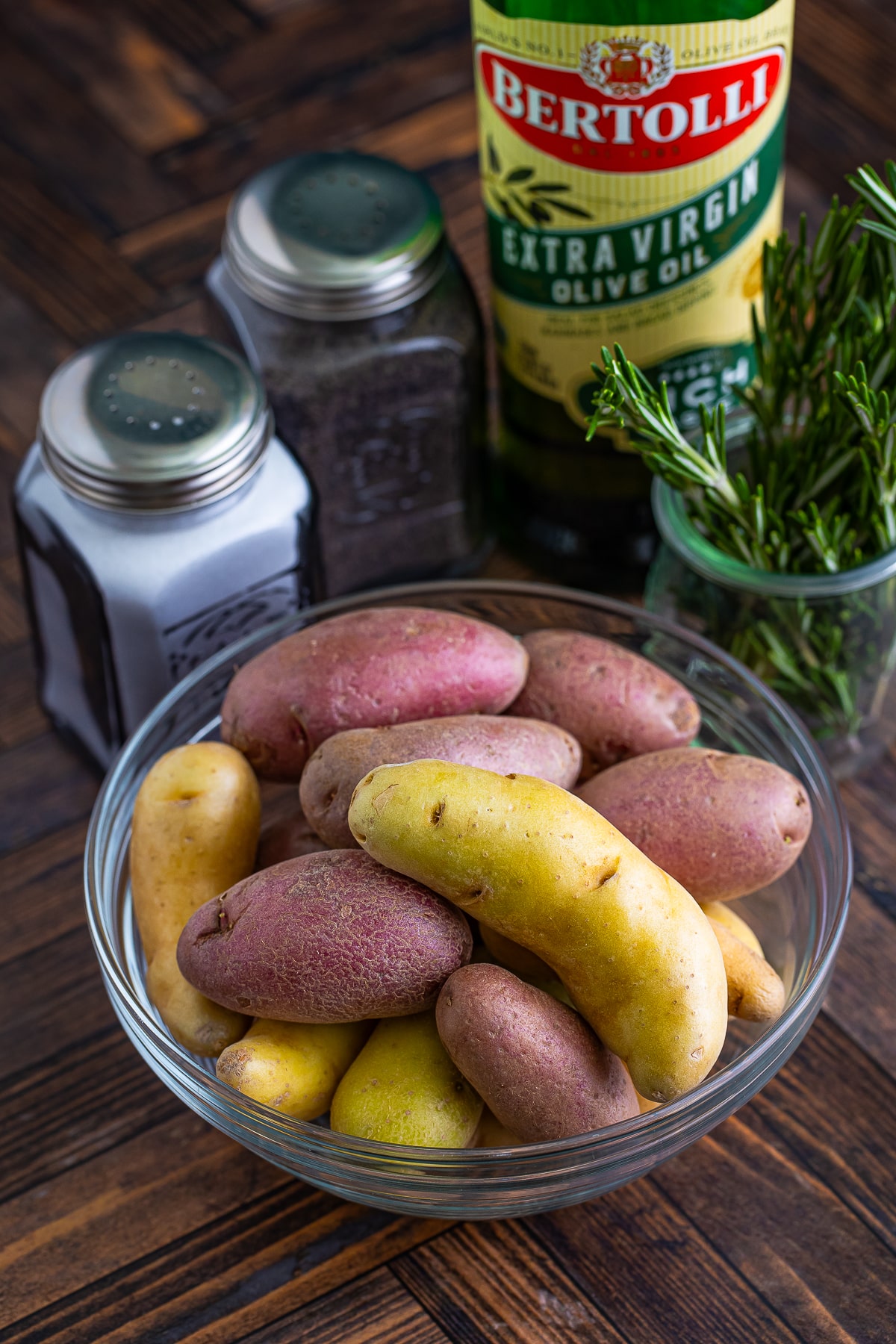 ingredients needed to make Roasted Fingerlings
