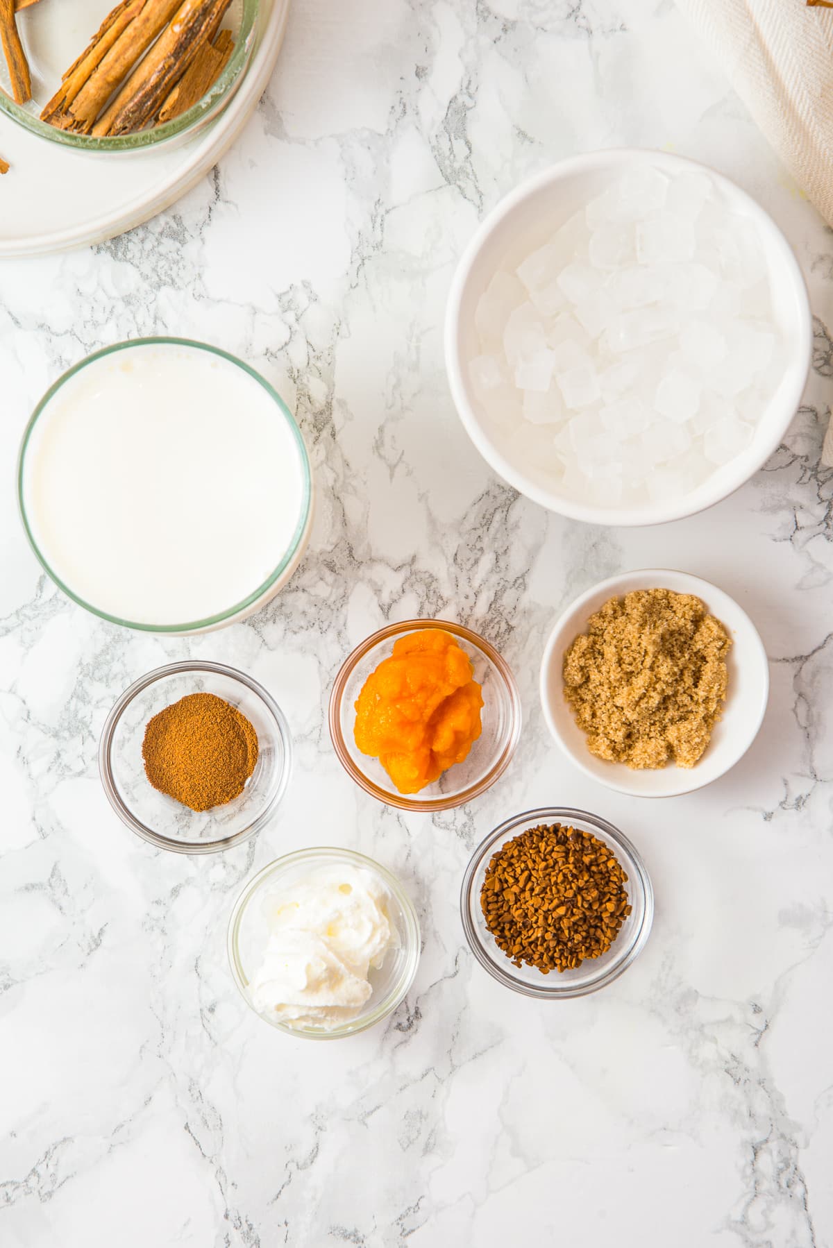 ingredients needed to make Iced Pumpkin Spiced Latte