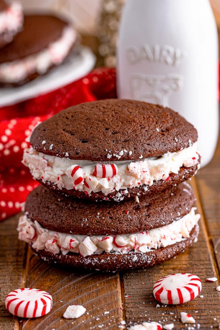 Chocolate Peppermint Whoopies Pies Recipe