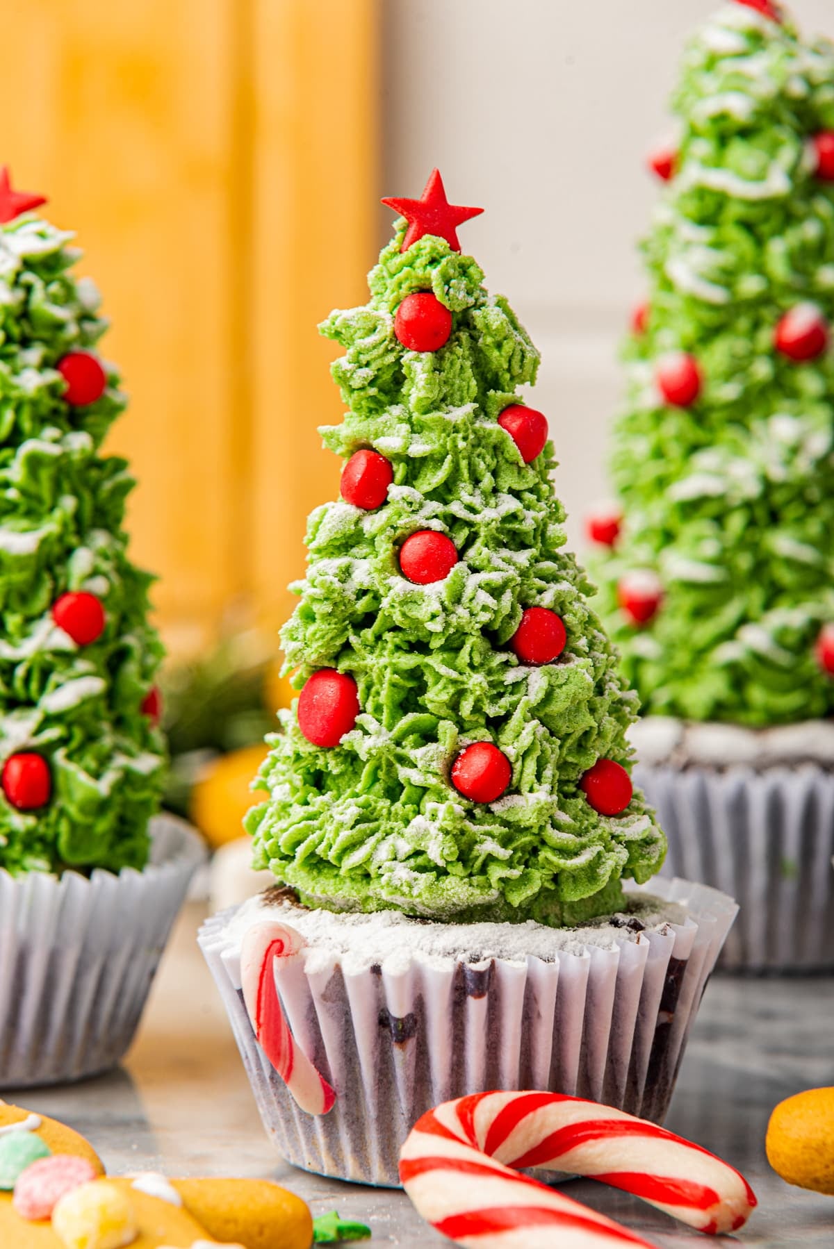 straight on image of finished Christmas cupcakes