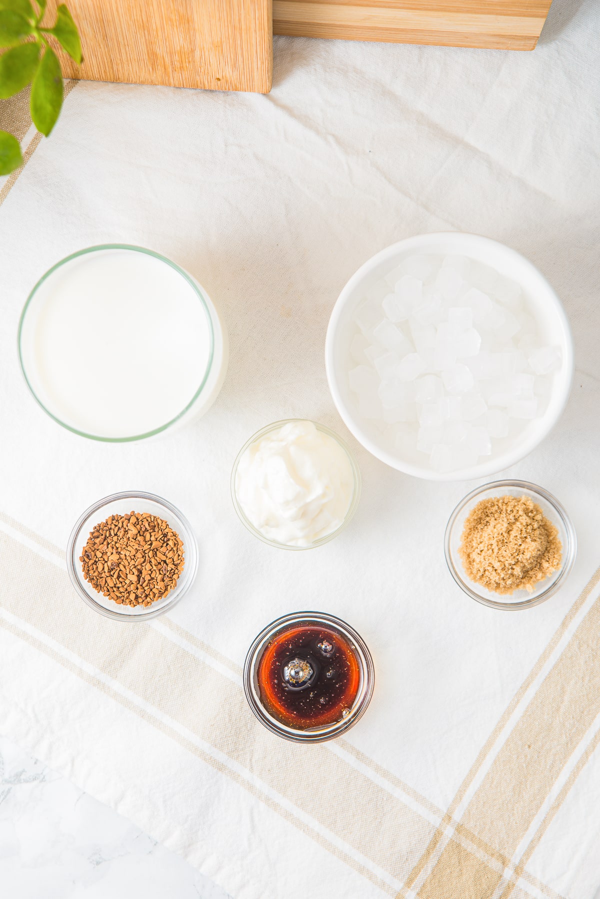 ingredients needed to make Iced Caramel Latte