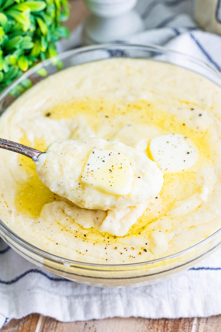 The Best Creamy Buttery Grits Recipe