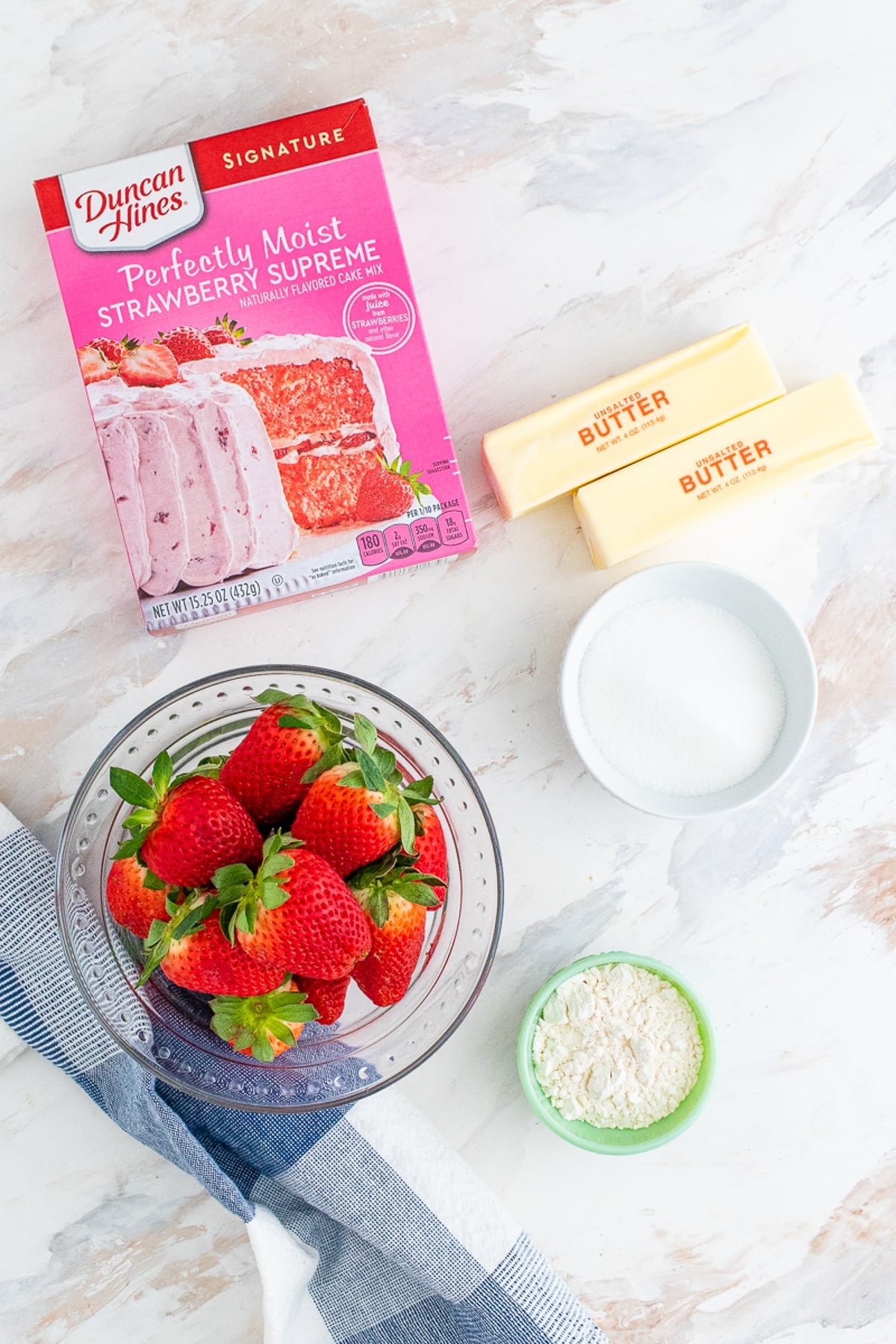 ingredients needed to make Strawberry Dump Cake