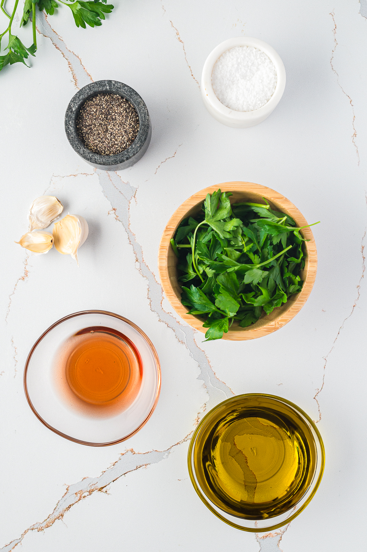 ingredients needed to make chimichurri sauce