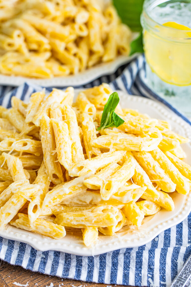 Easy Alfredo Sauce with Penne Pasta