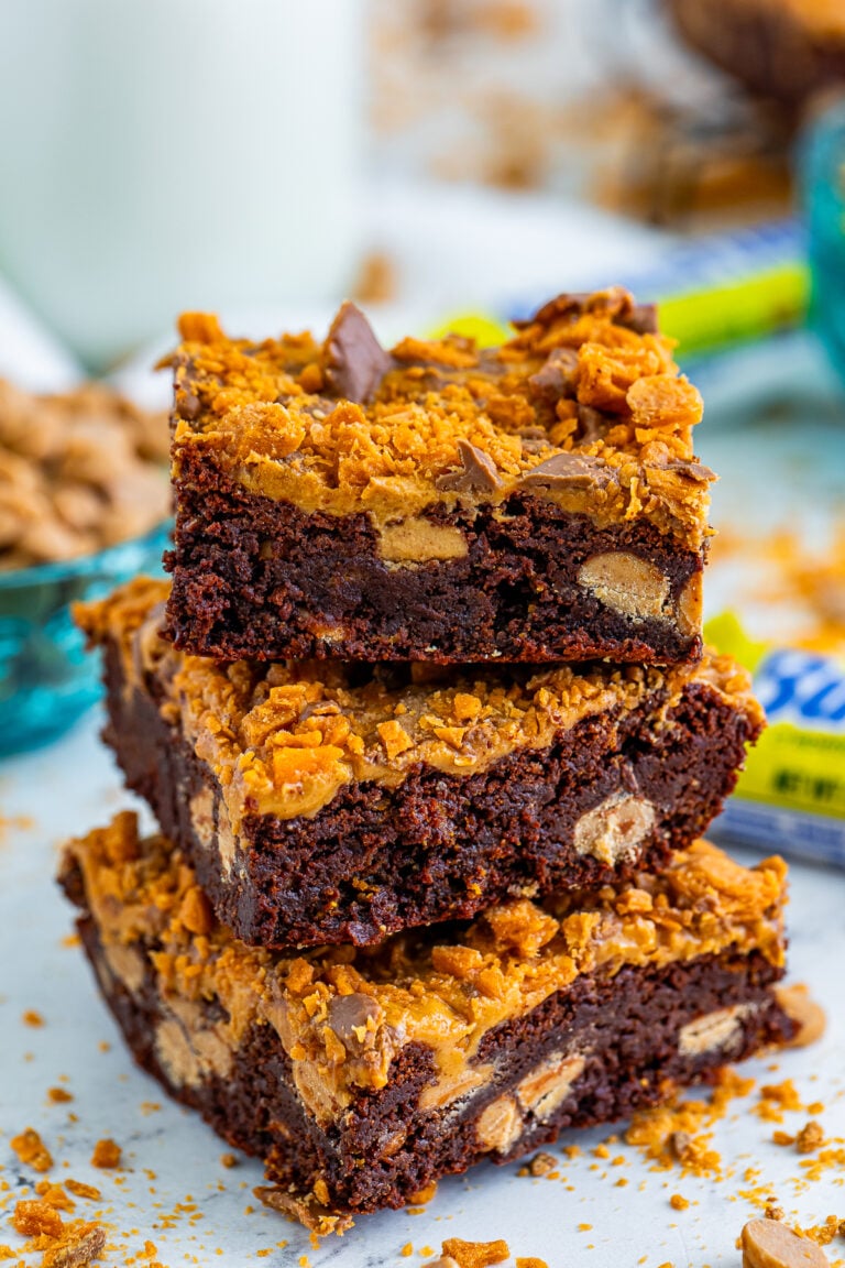 Thick & Chewy Butterfinger Brownies Recipe