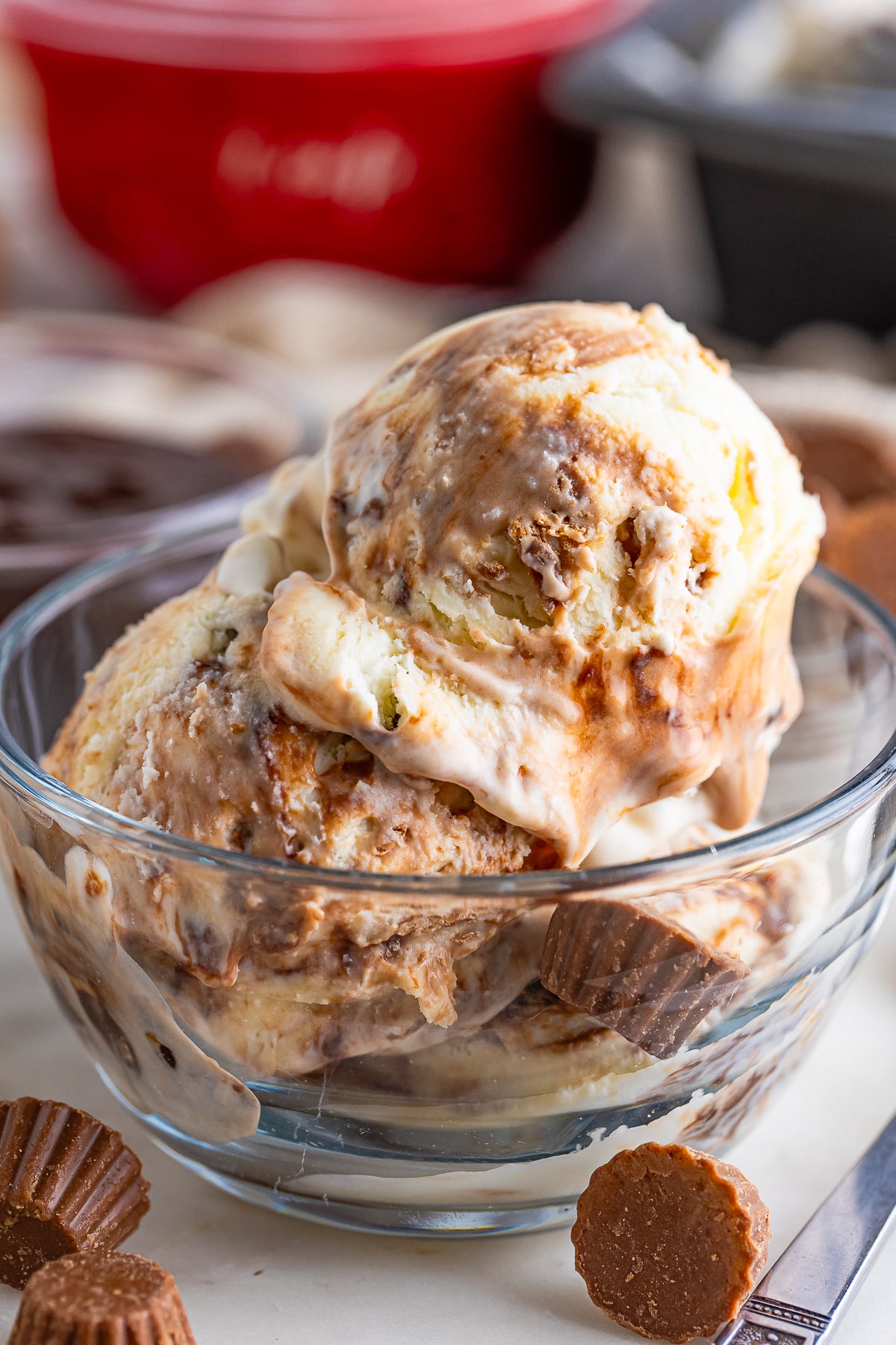 close up image of Moose Tracks Ice Cream in a clear glass