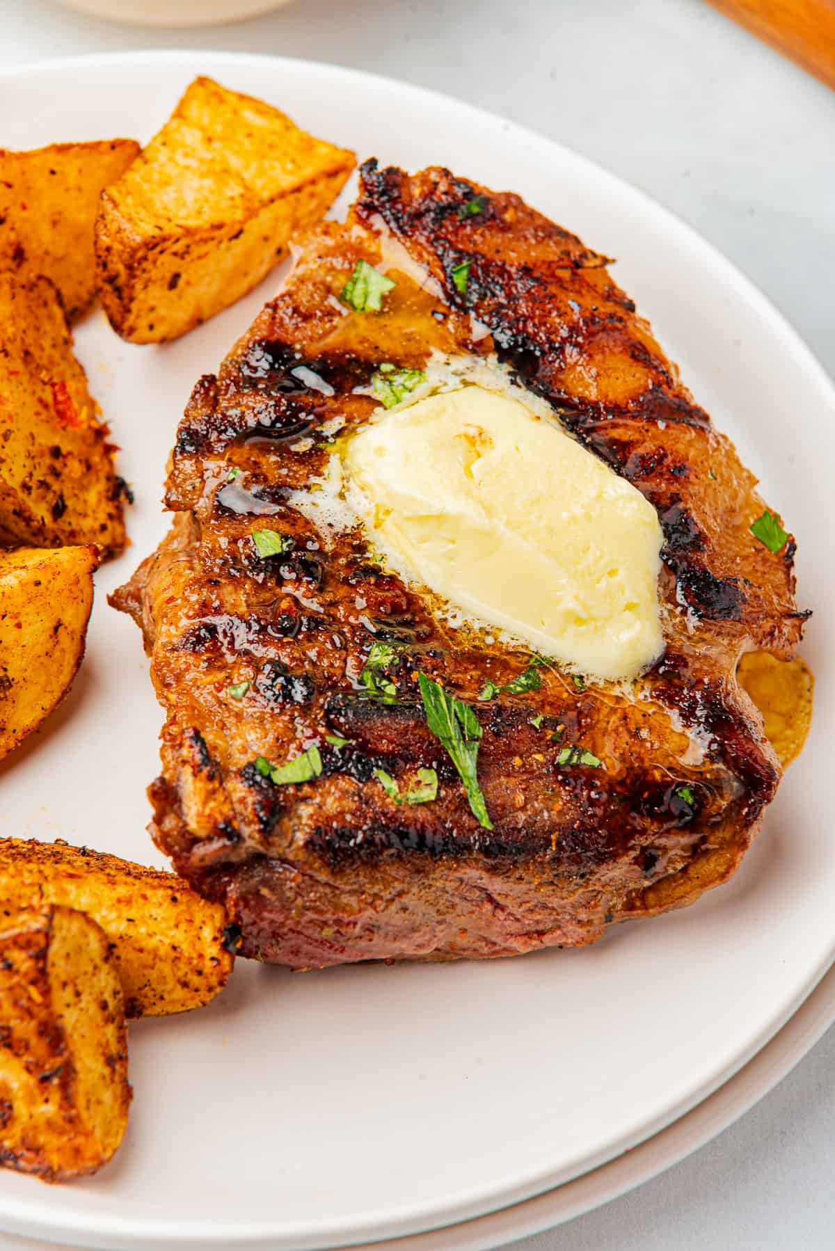 If you’re looking for the perfect Barbeque Sirloin Steak recipe that’s easy to make and packed with flavor, you’re in the right place.