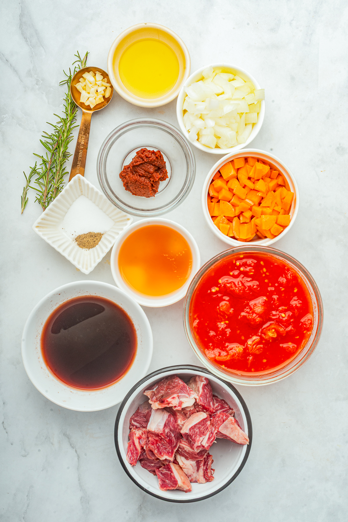 w dishes feel cozier than a pot of Beef Short Rib Ragu bubbling away on the stove.

This rich Italian meat sauce (it’s called ragu alla in some cookbooks) turns boneless beef short ribs, crushed tomatoes, and fresh herbs into the ultimate comfort food!