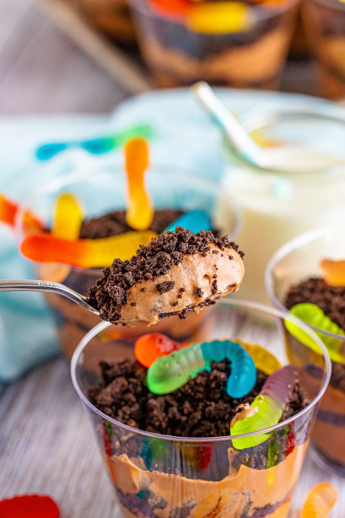 Let’s talk about Dirt Cake Cups! You know, those fun, creamy, chocolatey little cups of joy that make everyone smile! 