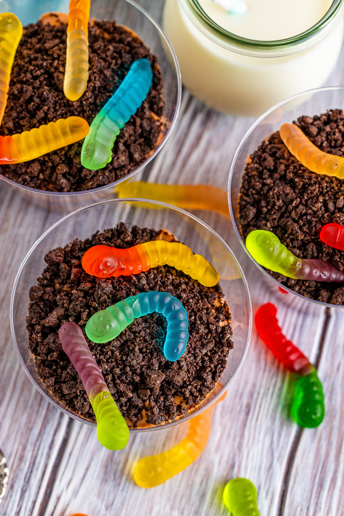 Let’s talk about Dirt Cake Cups! You know, those fun, creamy, chocolatey little cups of joy that make everyone smile! 