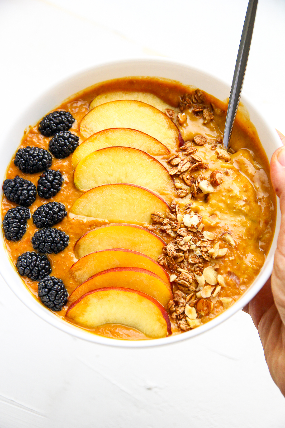 Morning me has exactly two speeds: half-asleep zombie and full-on smoothie-bowl cheerleader.
These Apricot Oatmeal Fruit Smoothie Bowls Recipe flip the switch to cheerleader in just the right way!