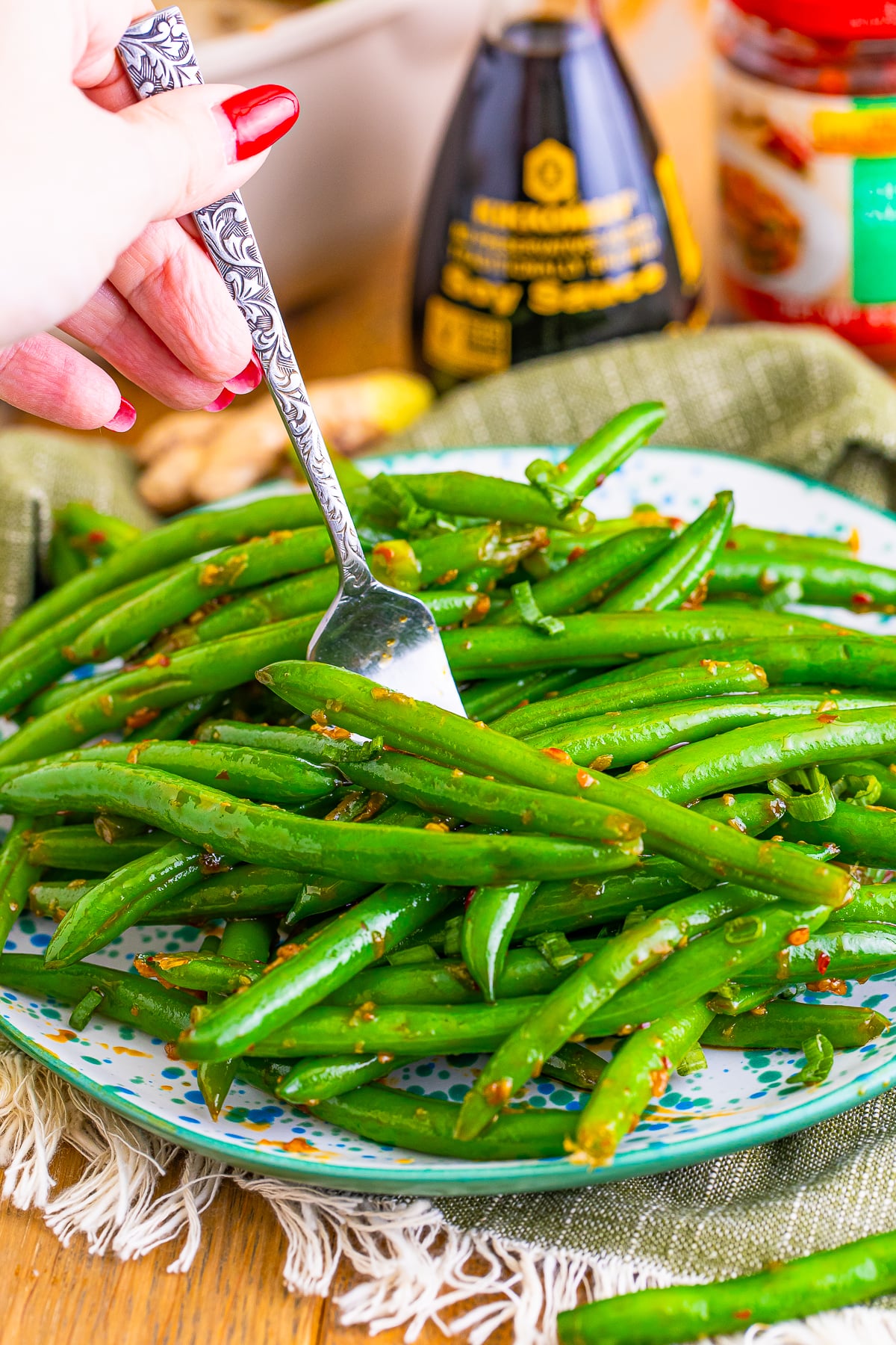 When I was a kid, every time Mom pulled out the large skillet I knew good things were coming.
We’re talking about a green bean stir fry recipe, here.