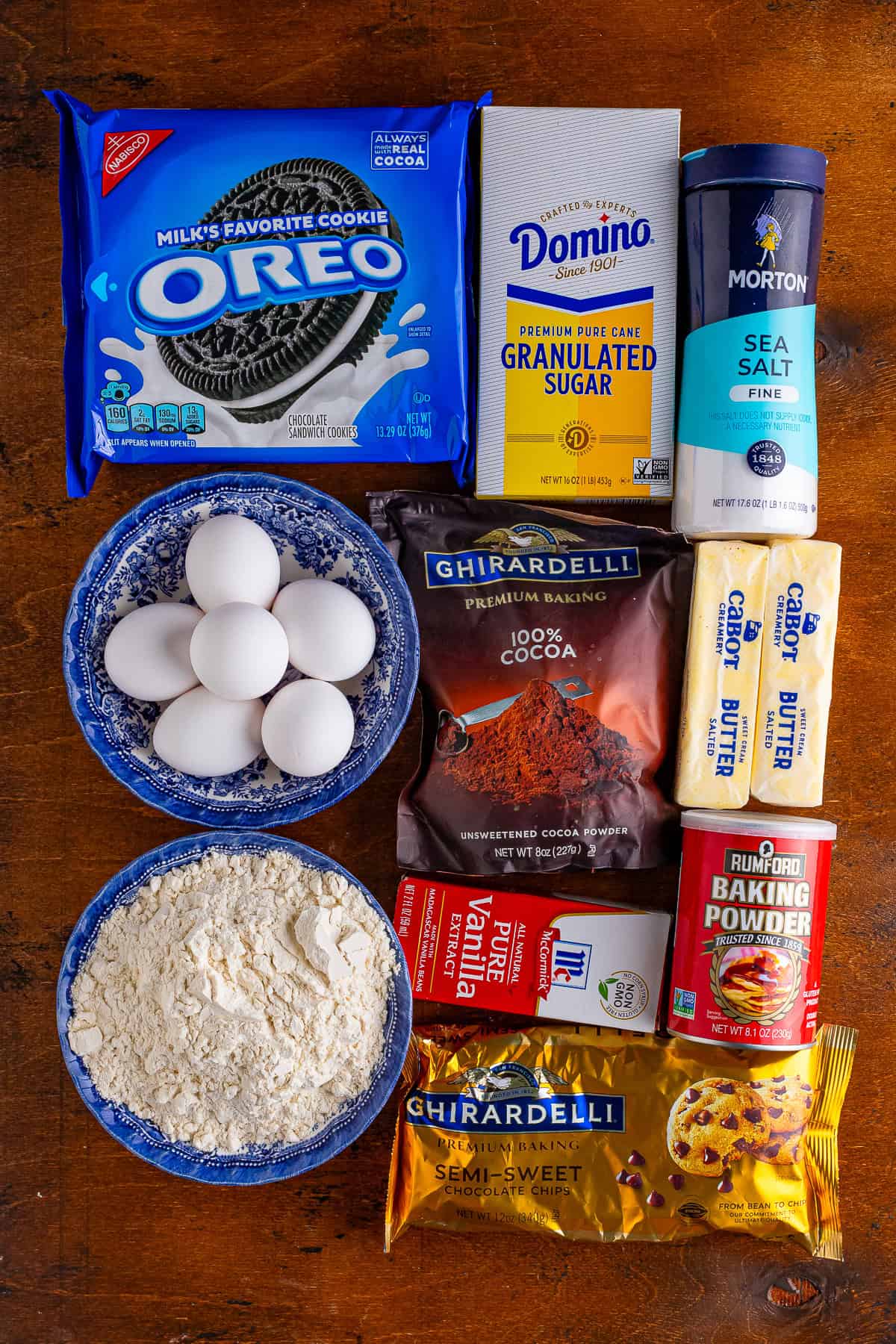 These Oreo brownies have a dark, rich chocolate flavor and little pockets of cookie goodness in every bite. Who doesn’t love little pockets of cookies??
