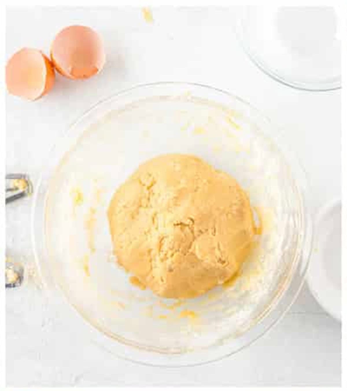 Fig newton cookie dough formed in a glass bowl.