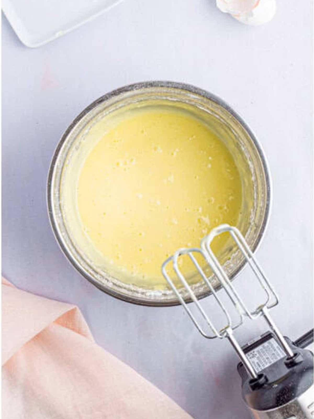 Smooth cream cheese and powdered sugar filling for gooey butter cake.