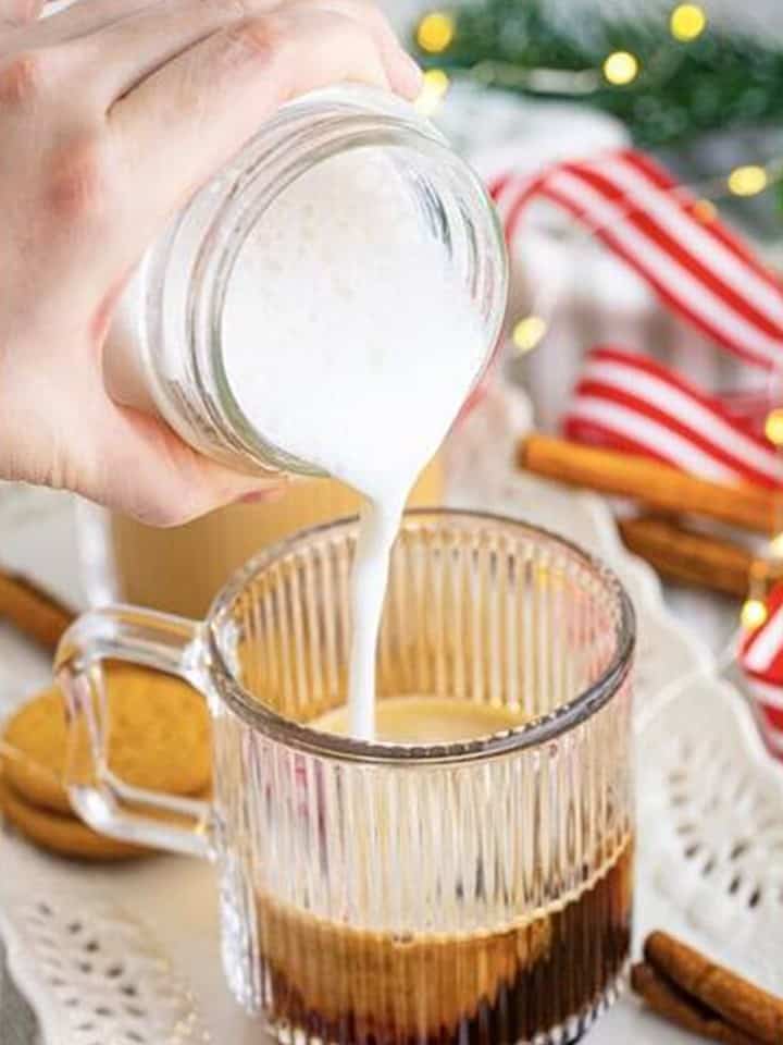Pouring frothed milk into the Gingerbread Latte.